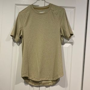 Men’s XS Lululemon Shirt. Color: Olive